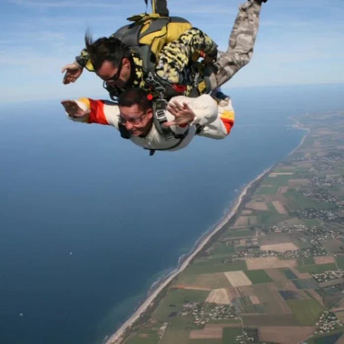 prise-poste-carre-rond